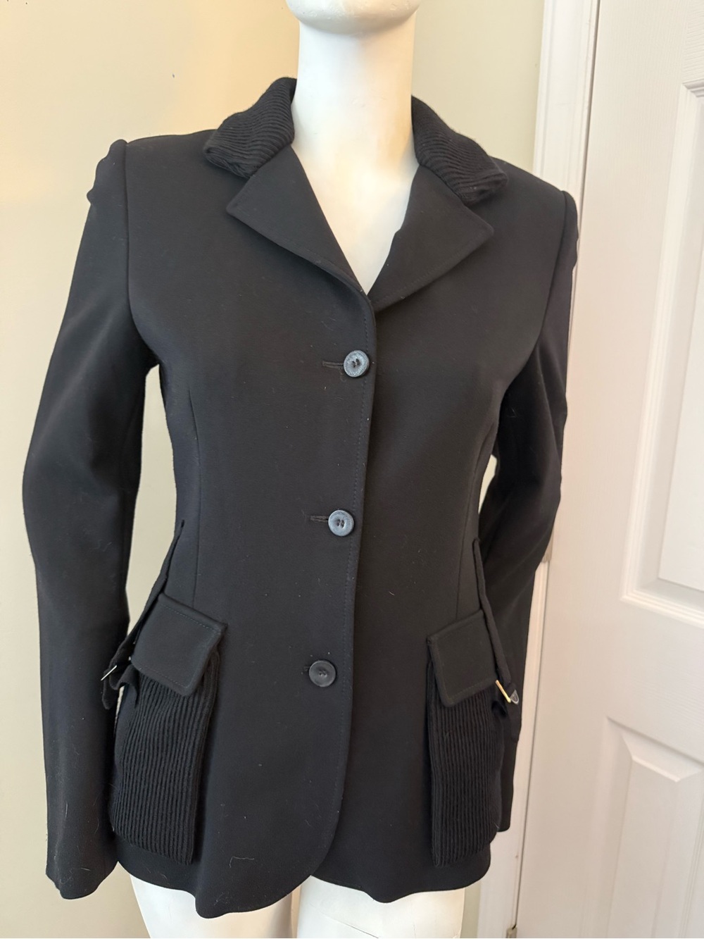 Ermanno Scervino Black Button-Front Tailored Blazer